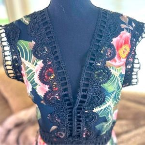 Delfi Multicolored Dress with Lace Detail